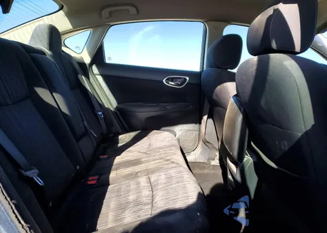 2017 Nissan Sentra S z USA, uszkodzony, nr VIN 3N1AB7AP8HL667659